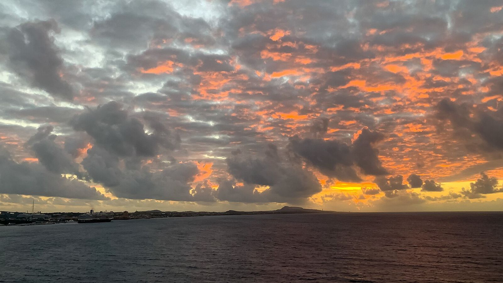 Sfeerfoto bij: Curaçao in het regenseizoen: wat kun je verwachten?